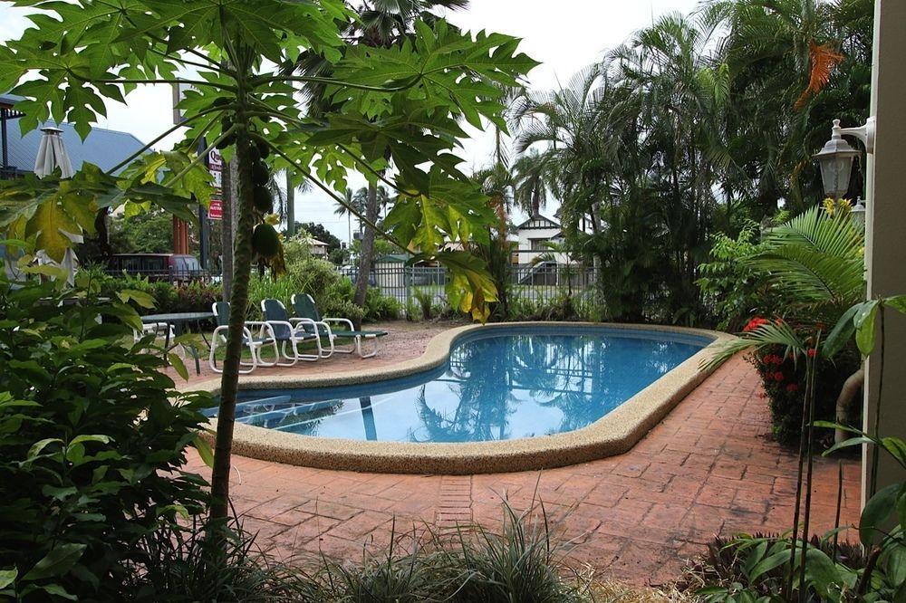 Tropical Queenslander Motel Cairns Exterior photo